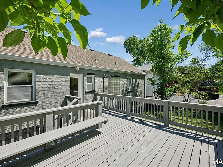 9743 Tesson Ferry Rd — Photo 14