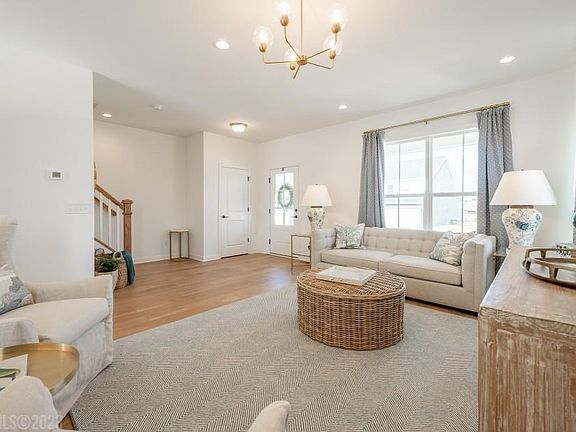 5th image of 2027 Daylily St