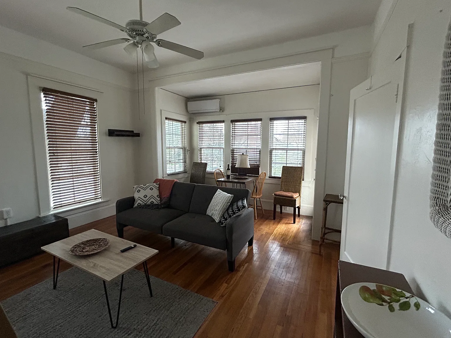 927 N Baker St — Photo 3