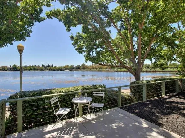 3134 E Laguna Ct, Elk Grove, CA 95758