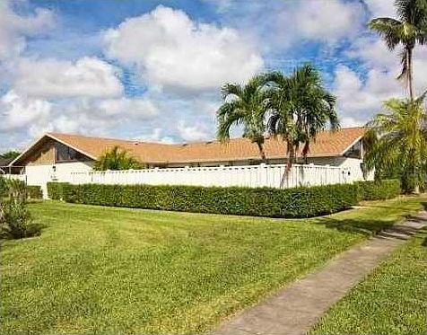 2nd image of 9879 Boca Gardens Trl APT B