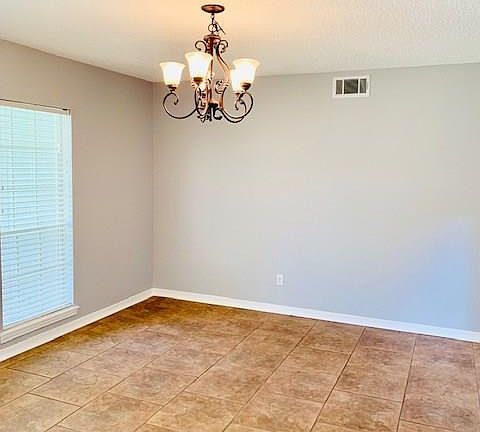 3rd image of 159 Honeywood Dr