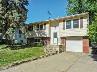 442 N Fairlawn Ave, Mundelein, IL 60060