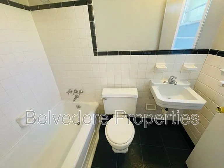 215 McIver St #D — Photo 8