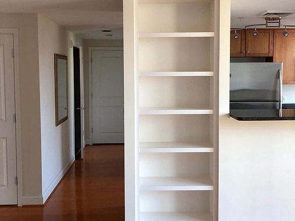 4th image of 1020 N Highland St Unit 713