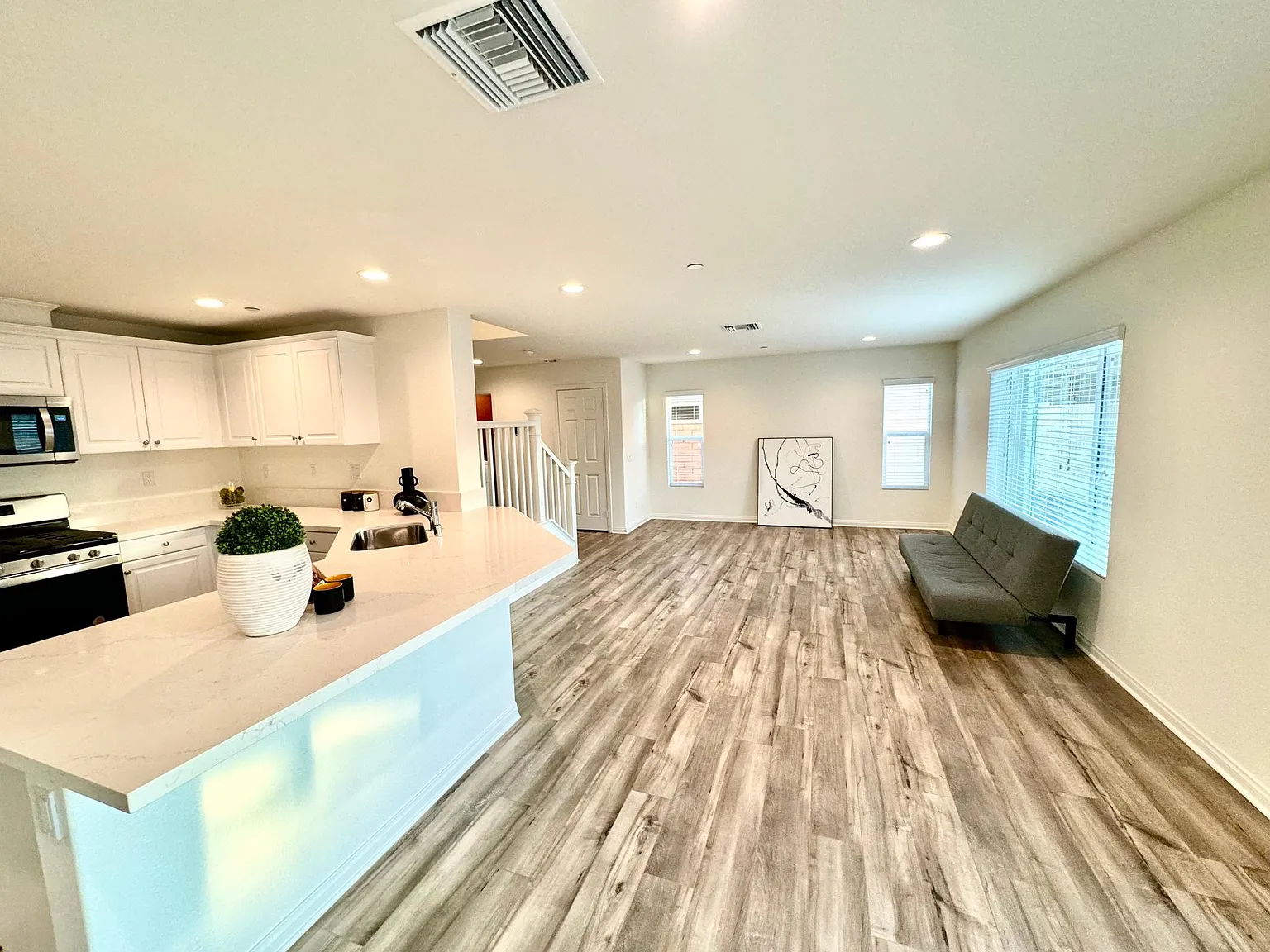 7593 Kuvera Bend St — Photo 2