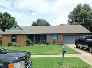 1005 Ridgeway Dr, West Memphis, AR 72301