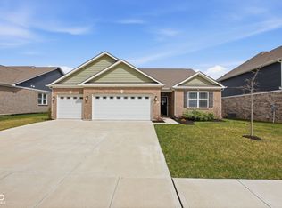 4660 W Tradwell Dr, New Palestine, IN 46163