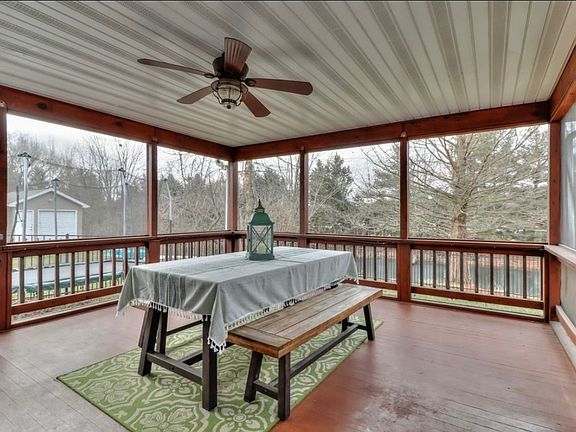 4th image of 1917 Oak Park Dr