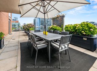 168 King St E #1402, Toronto, ON