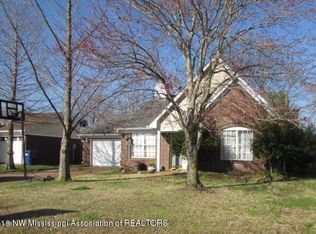 5835 Kentwood Dr, Horn Lake, MS 38637