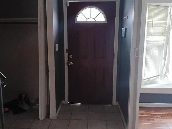 2nd image of 7758 Lakecrest Dr