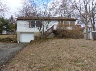 20 Smith St, Stanhope, NJ 07874