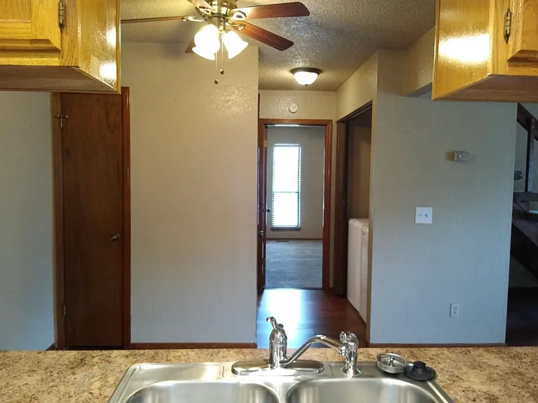 14101 Fairhill Ave — Photo 10