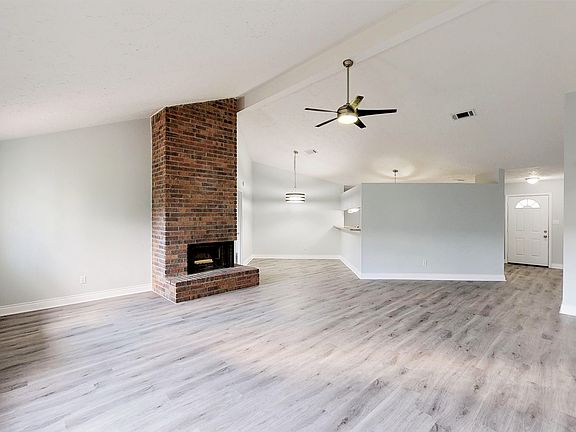 Looking @ Dining & Entry