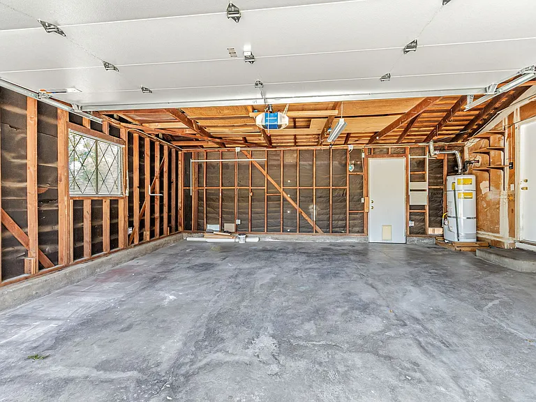 7624 Erin Way — Photo 14
