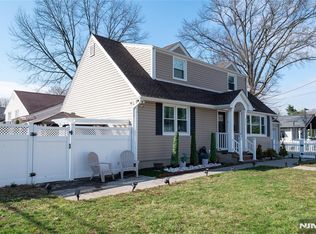 170 Tenafly Rd, Englewood, NJ 07631