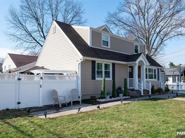 170 Tenafly Rd, Englewood, NJ 07631