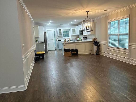 3rd image of 2102 Eureka Way