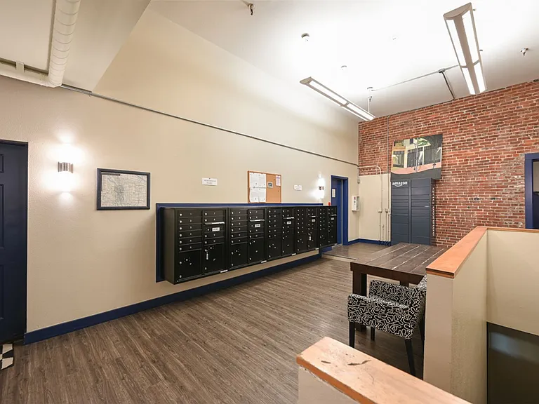 Everett Station Lofts — Photo 45