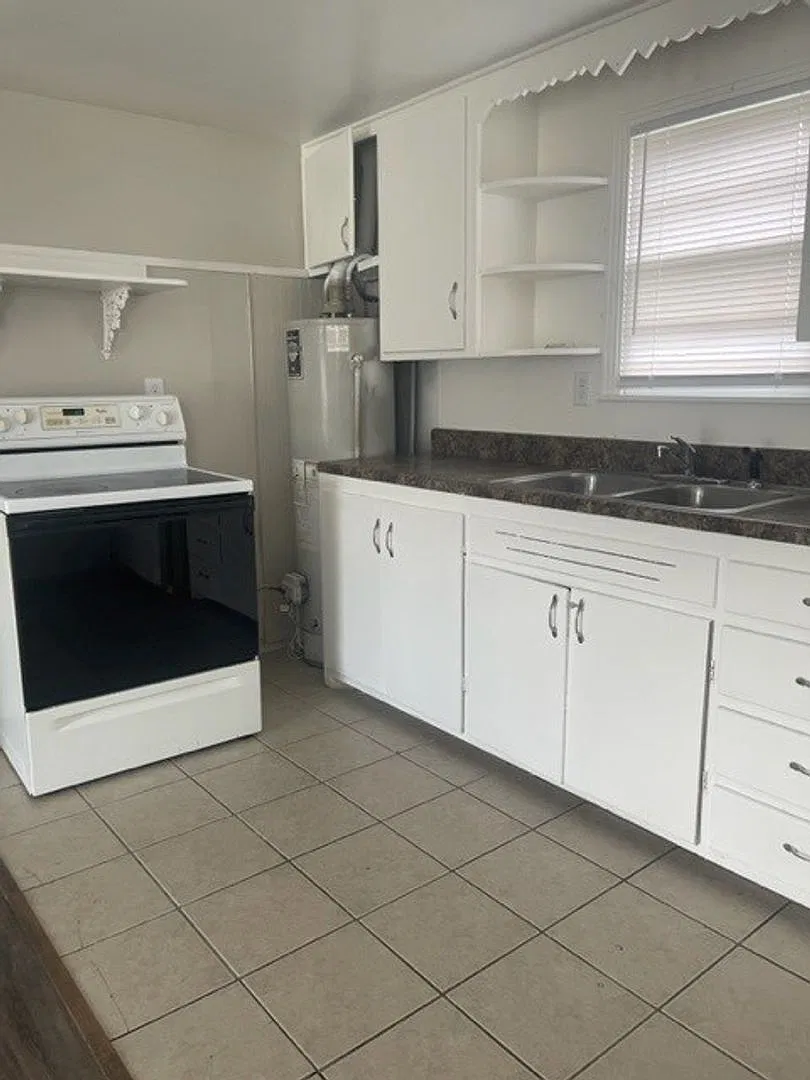 510 E Kinkaid St - Studio Home, 1 Bathroom - $550 — Photo 1