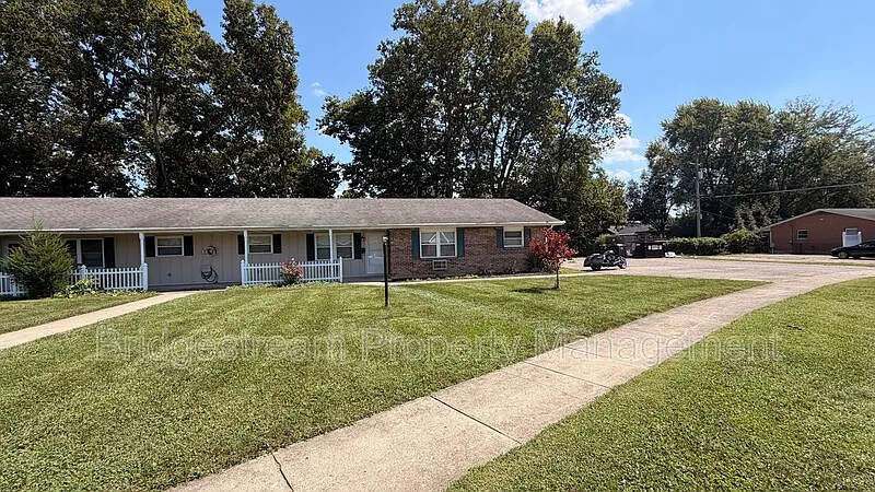 40 Candlewood Ct
