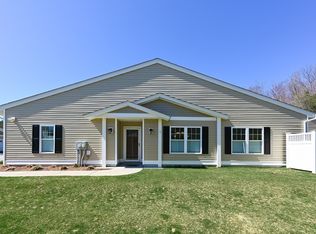 69 Rogerson Xing UNIT 69, Uxbridge, MA 01569