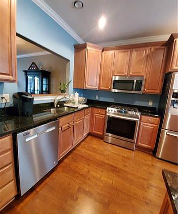 4th image of 30 Muir Ln