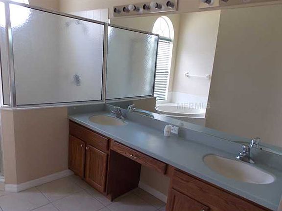 4th image of 1703 Cresswell Manor Ct