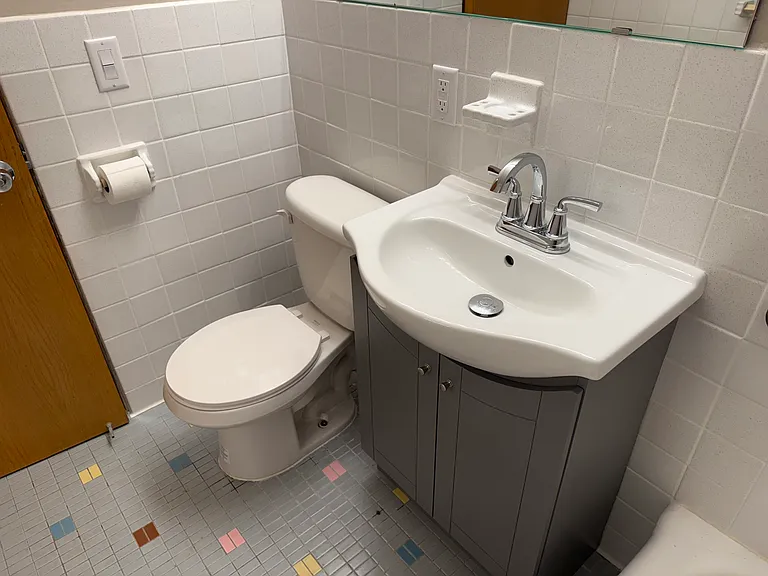 405 10th Ave N #203 — Photo 5
