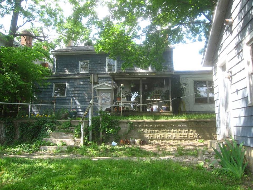 2nd image of 102 W Sugar St
