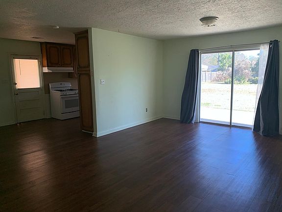 3rd image of 217 Quelqueshue St