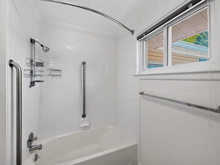500 Emerald Pond Ln — Photo 13