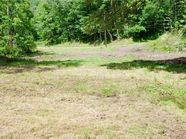 500 Conway Wallrose Rd, Freedom, PA 15042