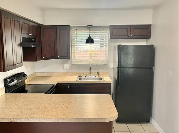 20119 E 14 Mile Rd, Clinton Twp, MI 48035