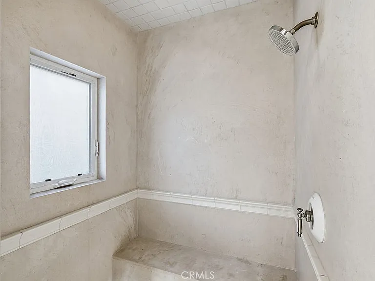 133 Hollister Ave — Photo 33