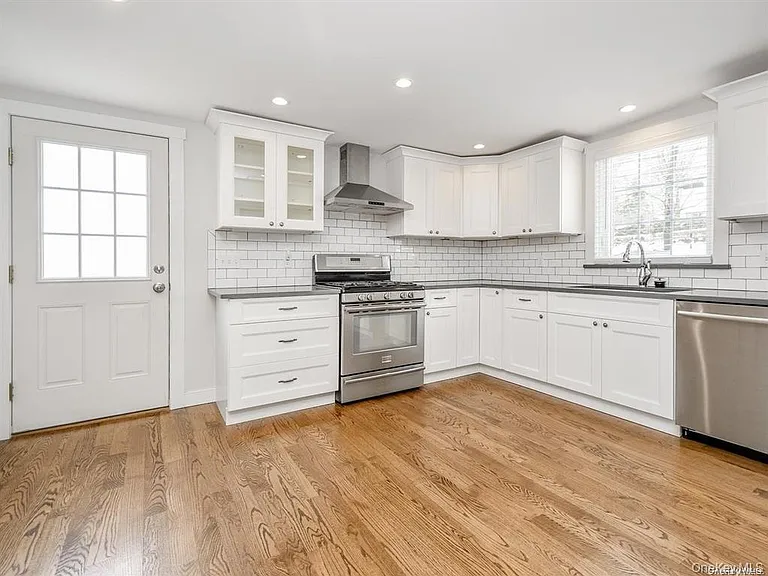 125 15th Ave — Photo 3