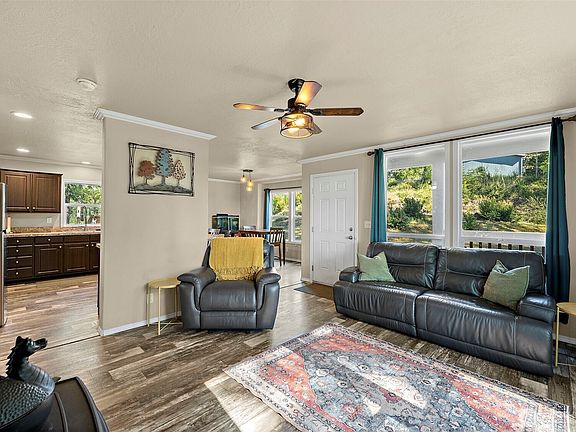 5th image of 2768 Ridgecrest Drive W