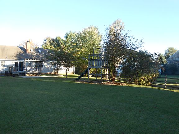 5th image of 10249 Meadowridge Dr