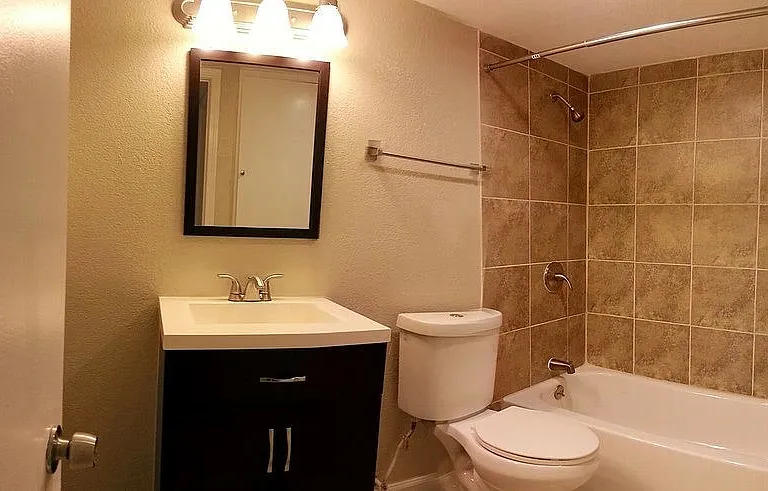 2707 Shelby Ave — Photo 5