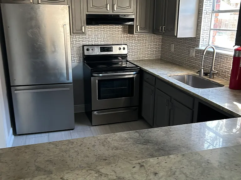 2745 Tupelo St — Photo 3
