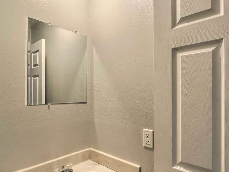 924 Renfrow St — Photo 17