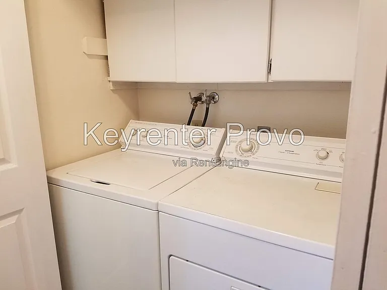 1686 Hickory Ln — Photo 12
