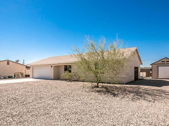 3rd image of 2461 Poppy Ln