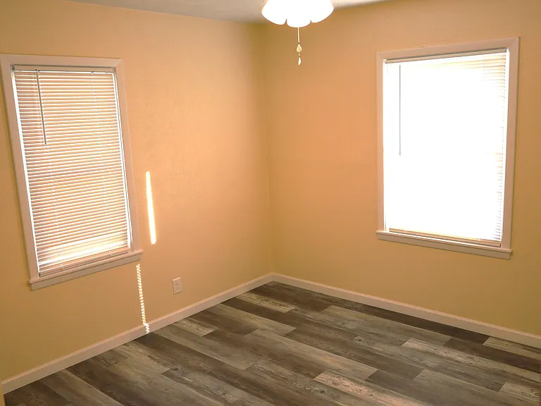 210 W 24th Ave — Photo 8