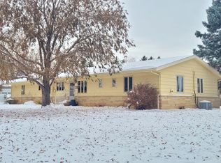 1829 8th St SW, Minot, ND 58701