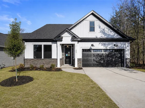 200 Highland St, Taylors, SC 29687