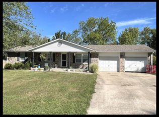 1003 Lawndale Dr, Macon, MO 63552