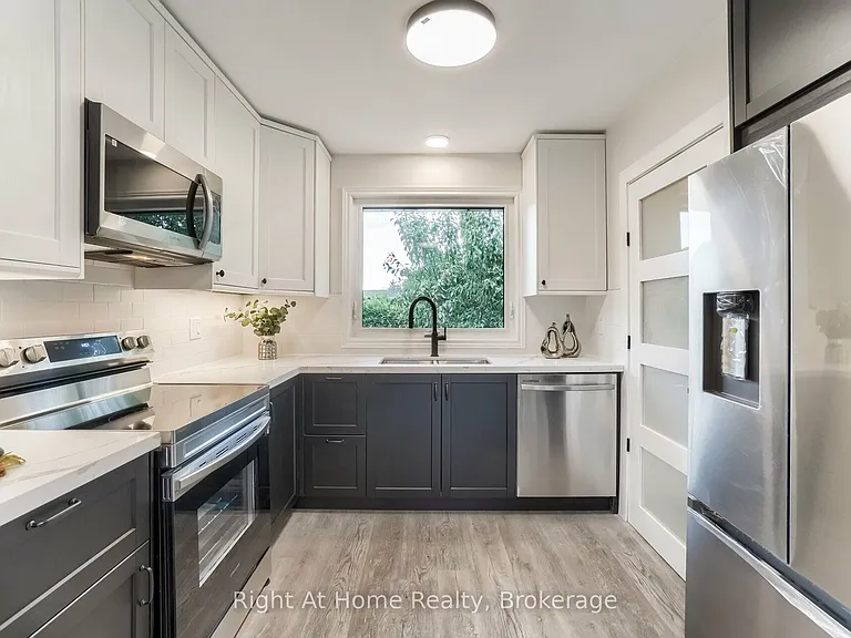 69 Heather Rd #UPPER LEVEL — Photo 8