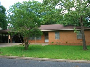 1103 Avenue A, Fredericksburg, TX 78624